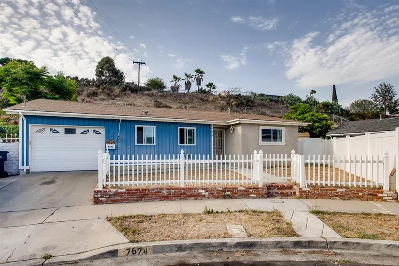 7674 Meadowbrook Ct, San Diego, CA 92114