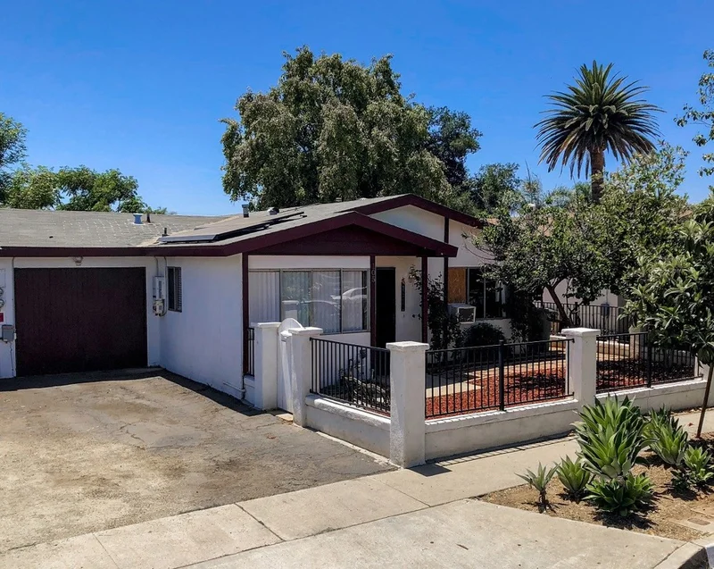 105 Greenview Street, Escondido, CA 92027
