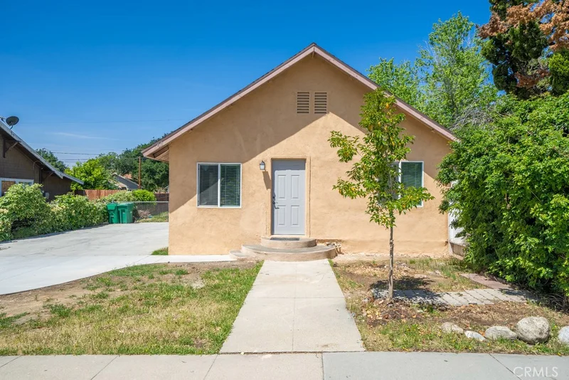 457 4th, Banning, CA 92220