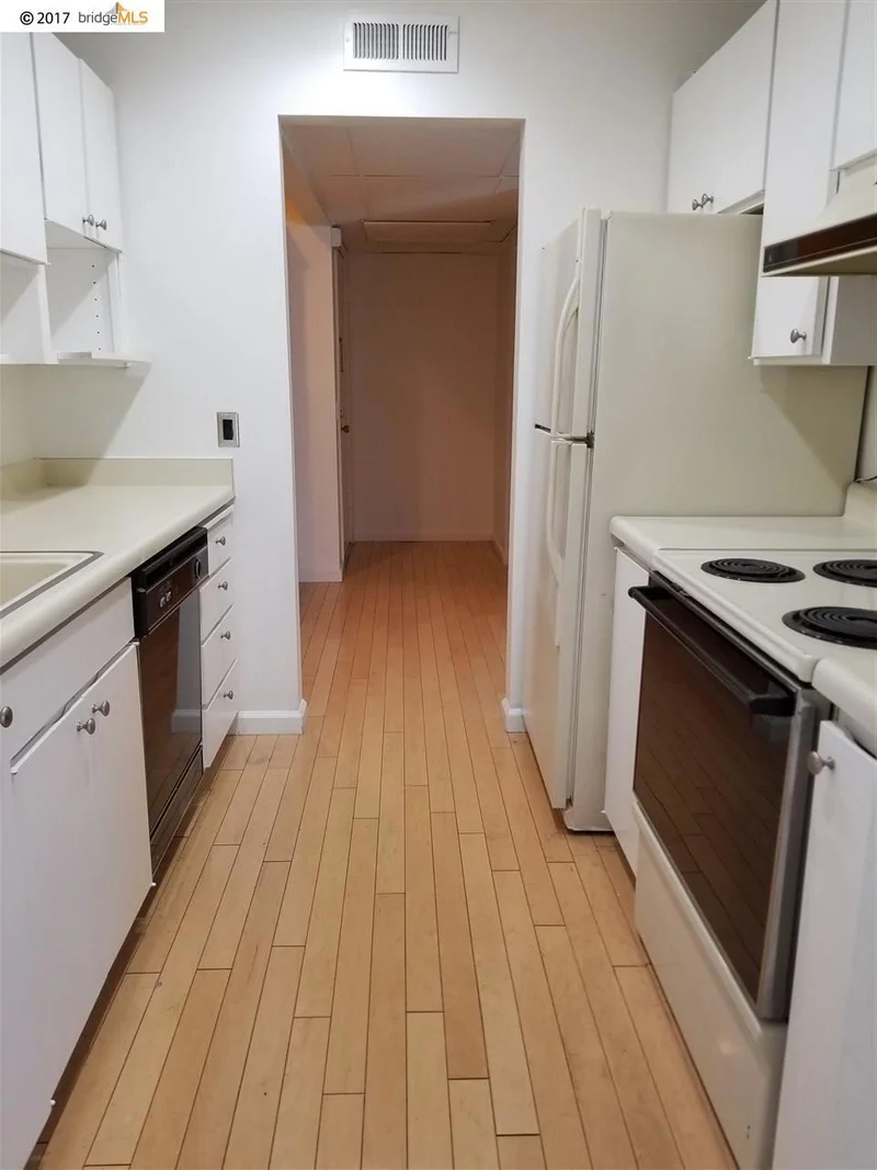 460 N Civic Dr 104, Walnut Creek, CA 94596