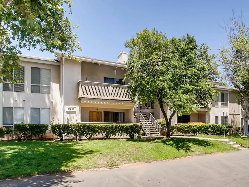 520 Sandalwood Pl #7, Escondido, CA 92027