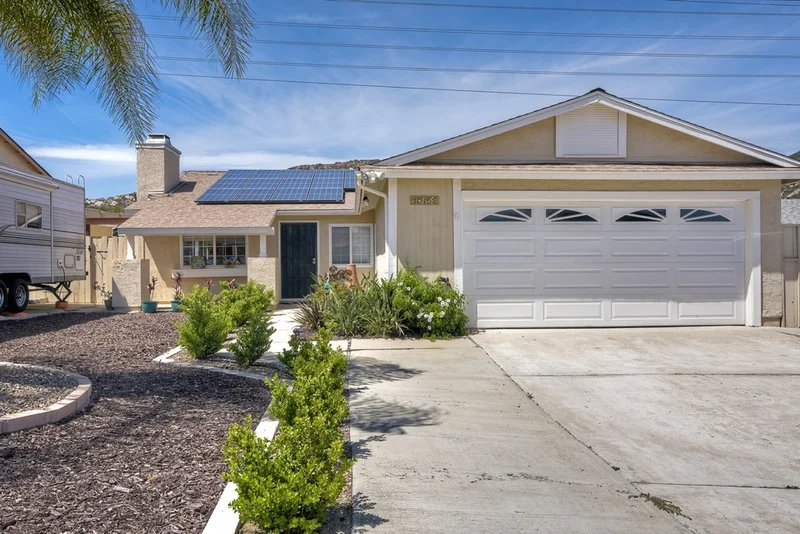 10152 Sir Lancelot Dr, Santee, CA 92071