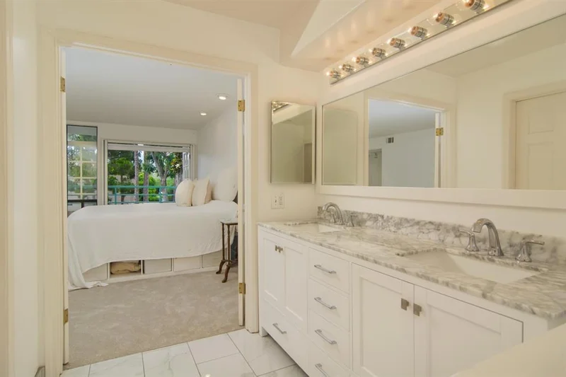 2558 Navarra Dr. #A, Carlsbad, CA 92009