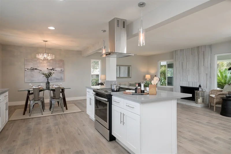 460 Santa Bartola, Solana Beach, CA 92075