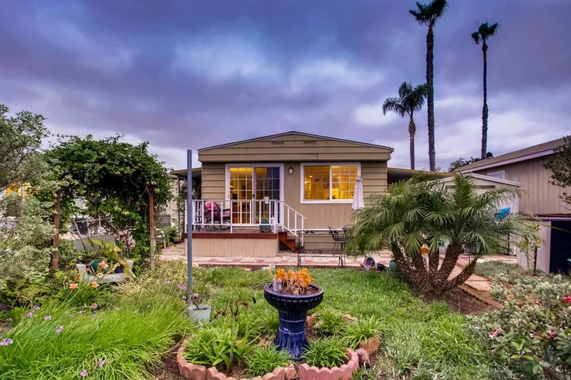 2750 Wheatstone St. #104, San Diego, CA 92111