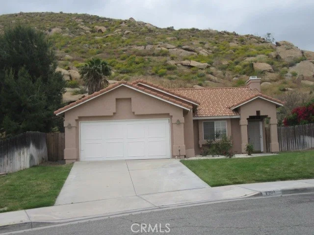 4291 Estrada, Riverside, CA 92509