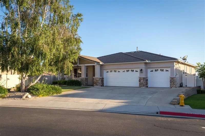 2250 Boulders Ct, Alpine, CA 91901