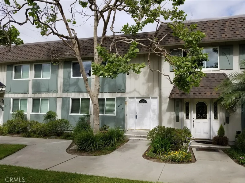 4239 Larwin, Cypress, CA 90630