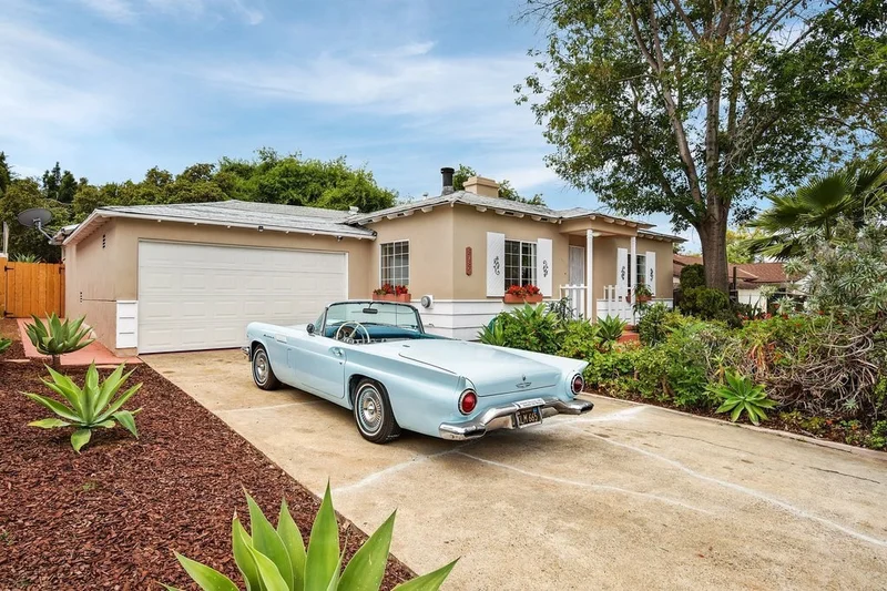 8789 Campo Rd, La Mesa, CA 91941
