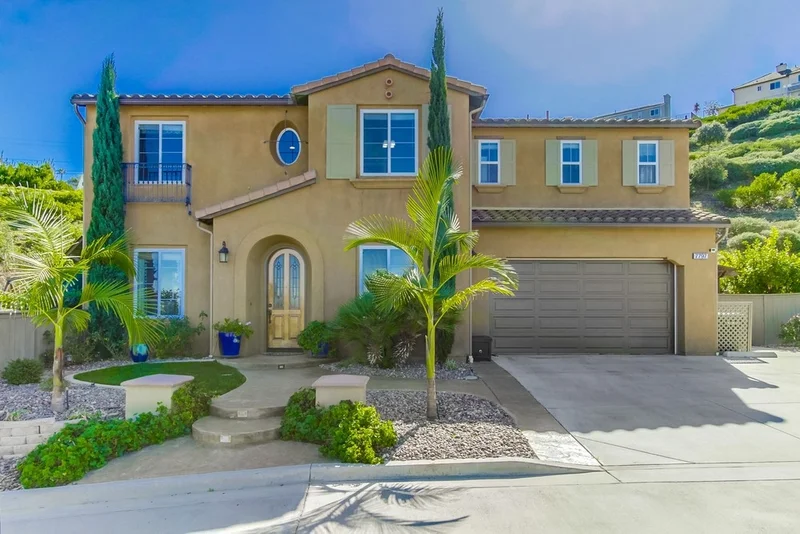 7797 Highwood Ave, La Mesa, CA 91941