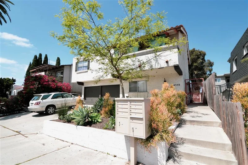 4550 Bancroft St #2, San Diego, CA 92116