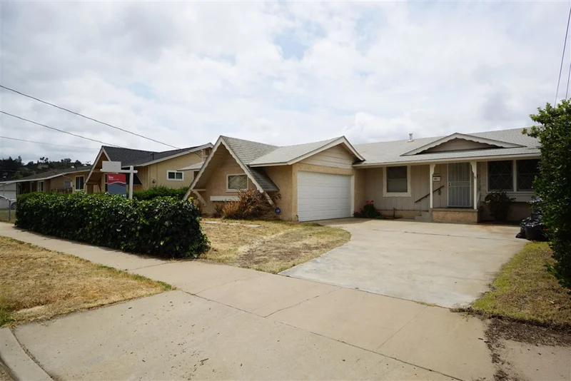 868 Ellen Ln, El Cajon, CA 92019