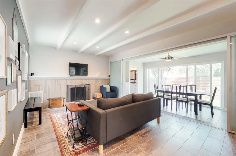 4552 Saratoga Ave, San Diego, CA 92107