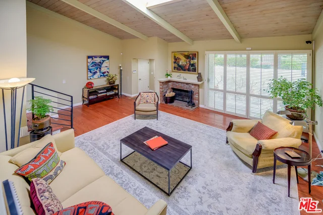 11848 Moorpark #B, Studio City, CA 91604