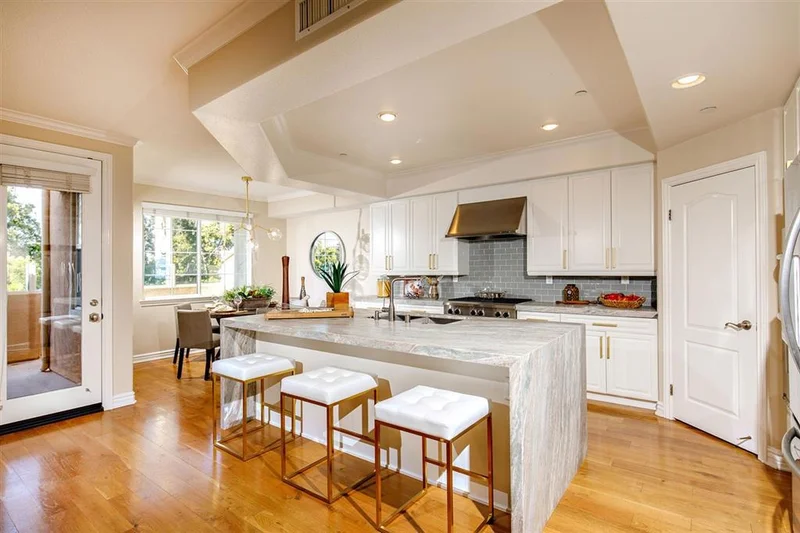 2744 Carlsbad Blvd. #202, Carlsbad, CA 92008