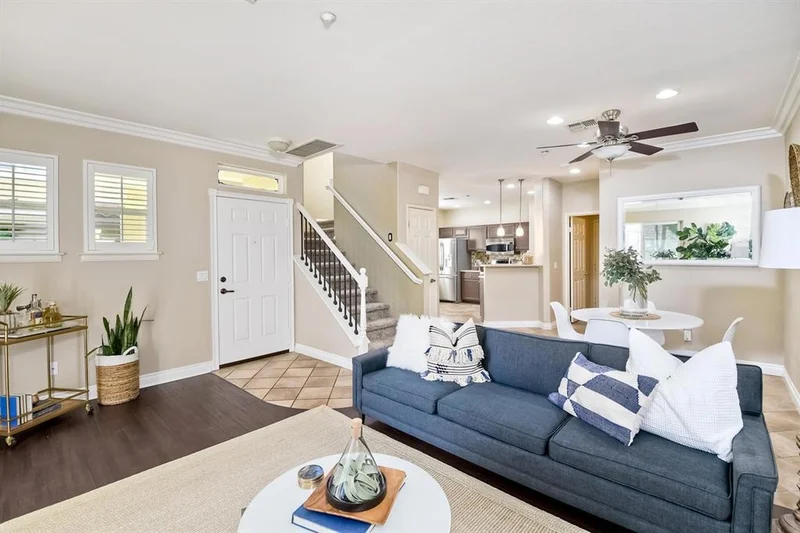 6156 Citracado Cir, Carlsbad, CA 92009