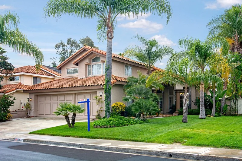 11679 Via Tavito, San Diego, CA 92128