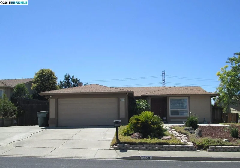 858 Carpetta Cir, Pittsburg, CA 94565-4619