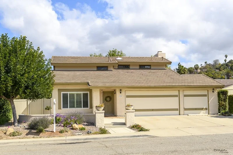 520 Pine Tree Place, Escondido, CA 92025