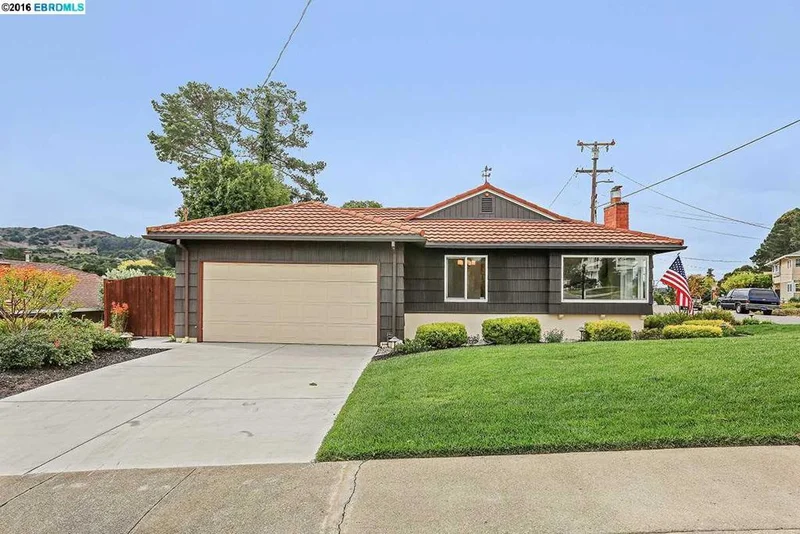 2938 Sheldon Dr, Richmond, CA 94803