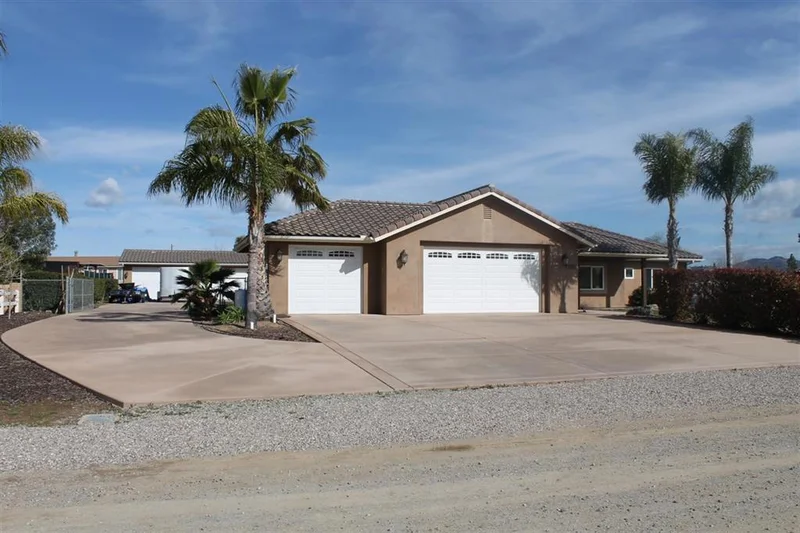 1224 Ledesma Ln, Ramona, CA 92065