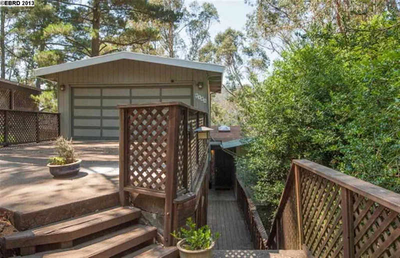 6185 Westover Dr, Oakland, CA 94611-2404
