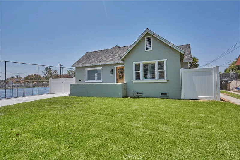 1017 Laurel, Ontario, CA 91762