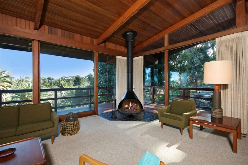 10088 Sierra Vista Ave., La Mesa, CA 91941