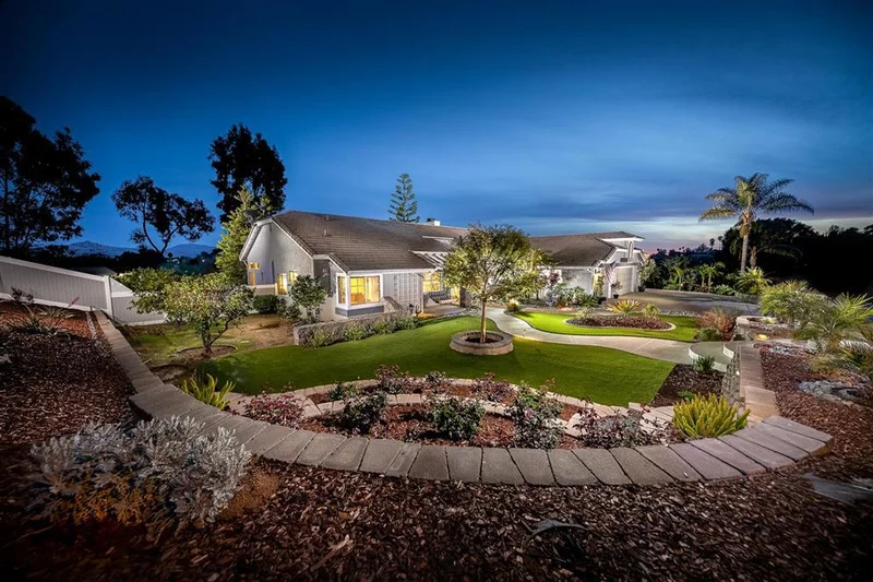 631 Lacrosse Place, Escondido, CA 92025