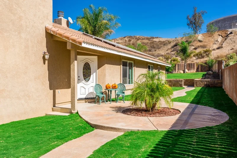 8755 Bridannela Trl, Lakeside, CA 92040