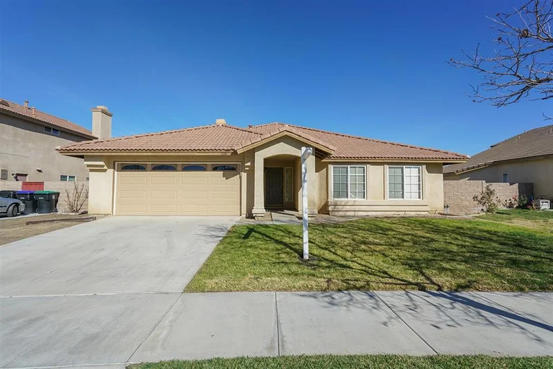 1140 Pertano Ln, Hemet, CA 92543
