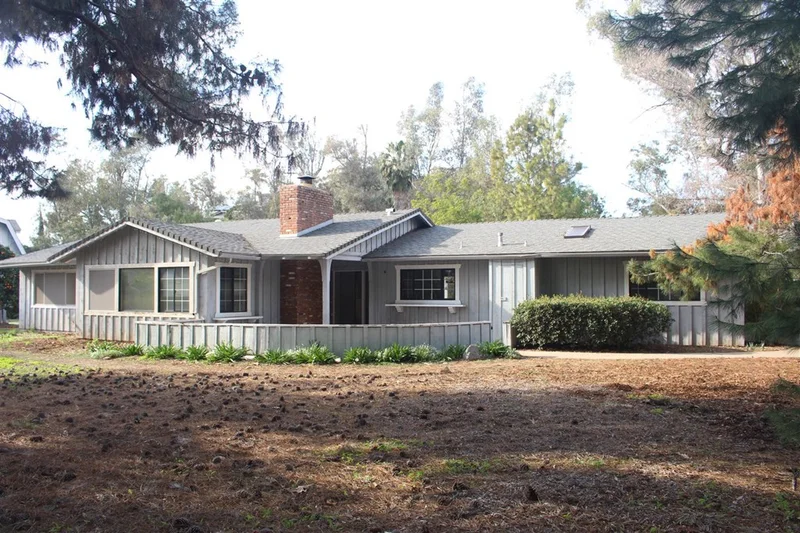 906 Sycamore Ln, El Cajon, CA 92019