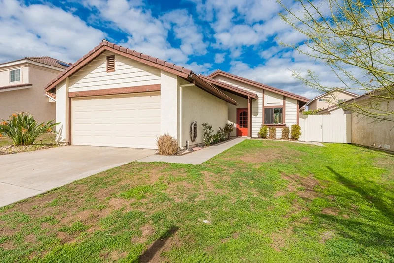 1010 Glenwood Way, Escondido, CA 92026