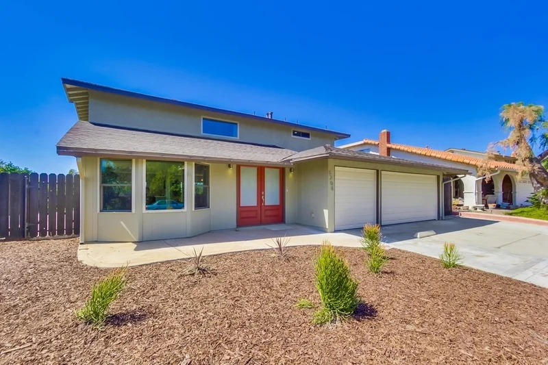6208 Lake Athabaska Place, San Diego, CA 92119