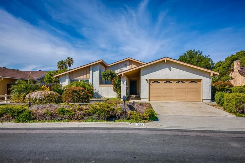 772 Granada Dr, Vista, CA 92083