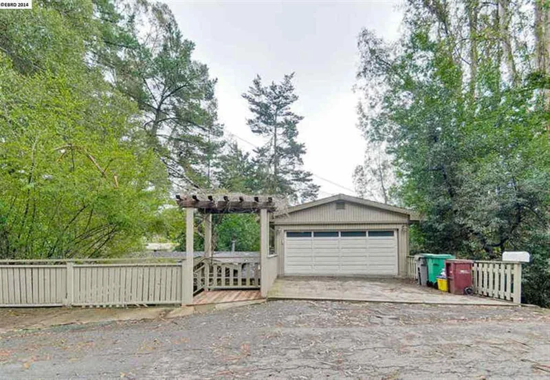 1869 Arrowhead Dr, Oakland, CA 94611-1446