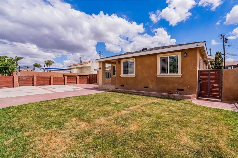 1004 Washington, Compton, CA 90221