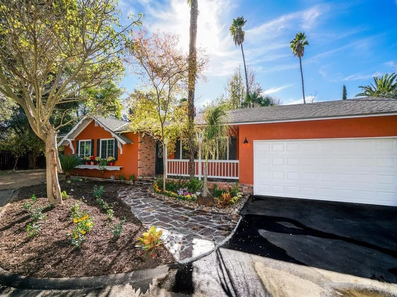 903 Hamilton Ln, Escondido, CA 92029