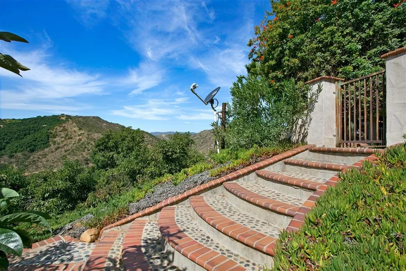560 Hilbert, Fallbrook, CA 92028