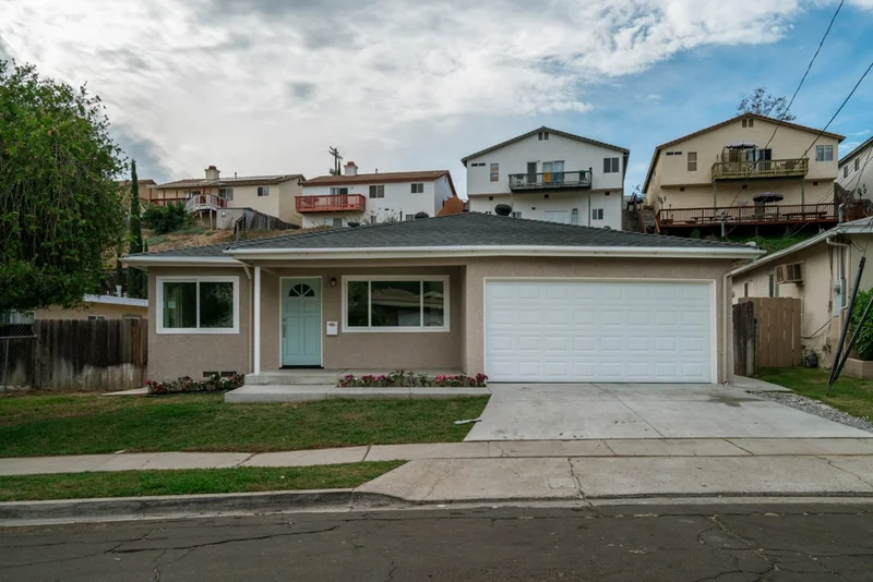 1226 Koe St, San Diego, CA 92114