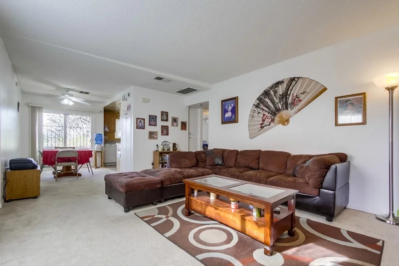 519 Mollison, El Cajon, CA 92021