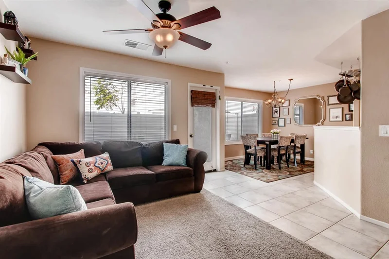 415 Whispering Willow Dr #C, Santee, CA 92071