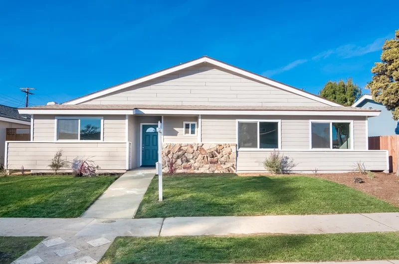6226 Estelle St, San Diego, CA 92115