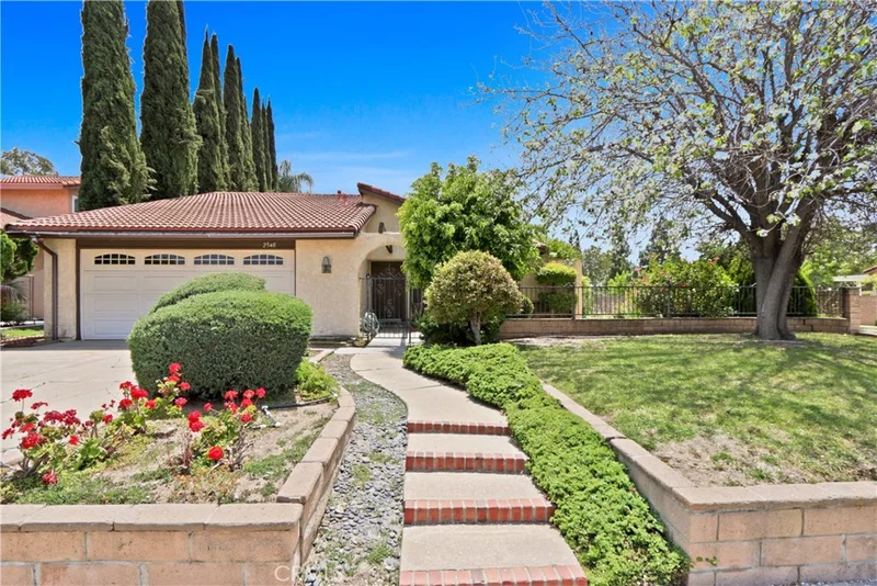 2540 Larkwood, Fullerton, CA 92833