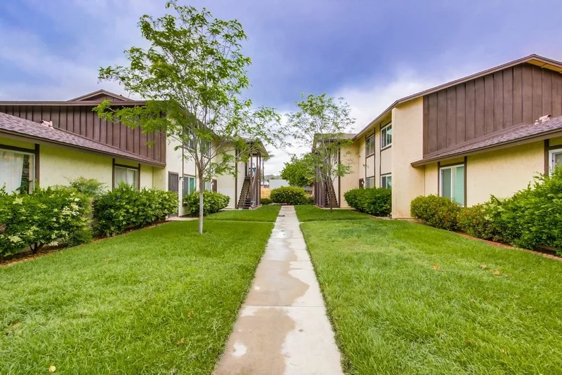 10162 Carefree Dr, Santee, CA 92071