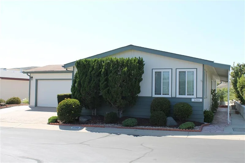 5208 Weymouth Way, Oceanside, CA 92057