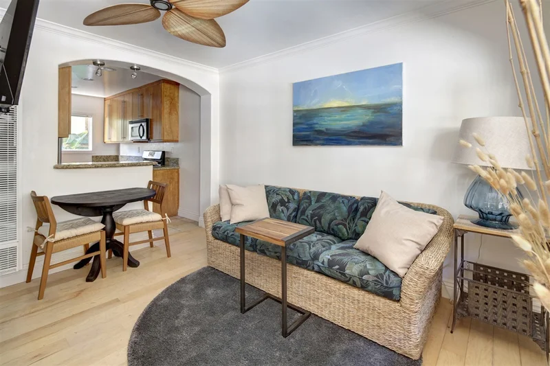 1049 Felspar Street #2, San Diego, CA 92109