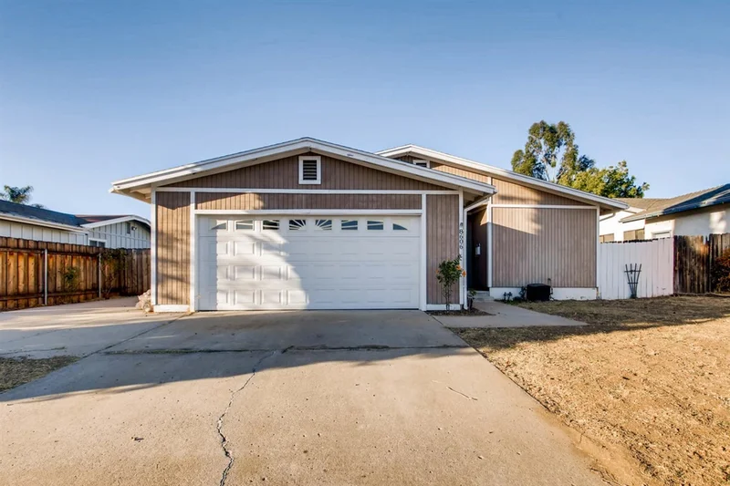 8606 Carlton Oaks Drive, Santee, CA 92071