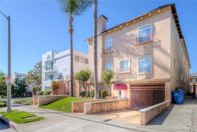 11525 Ohio #2, Los Angeles, CA 90025