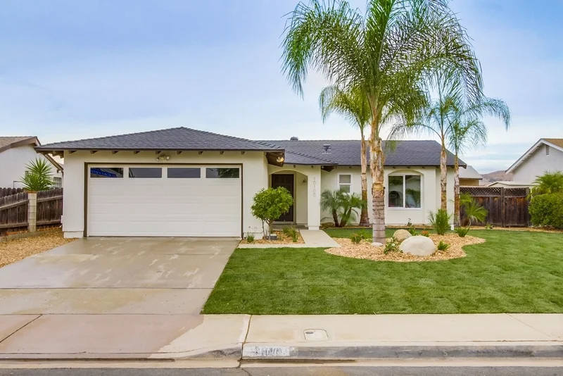 10100 Carreta Dr., Santee, CA 92071
